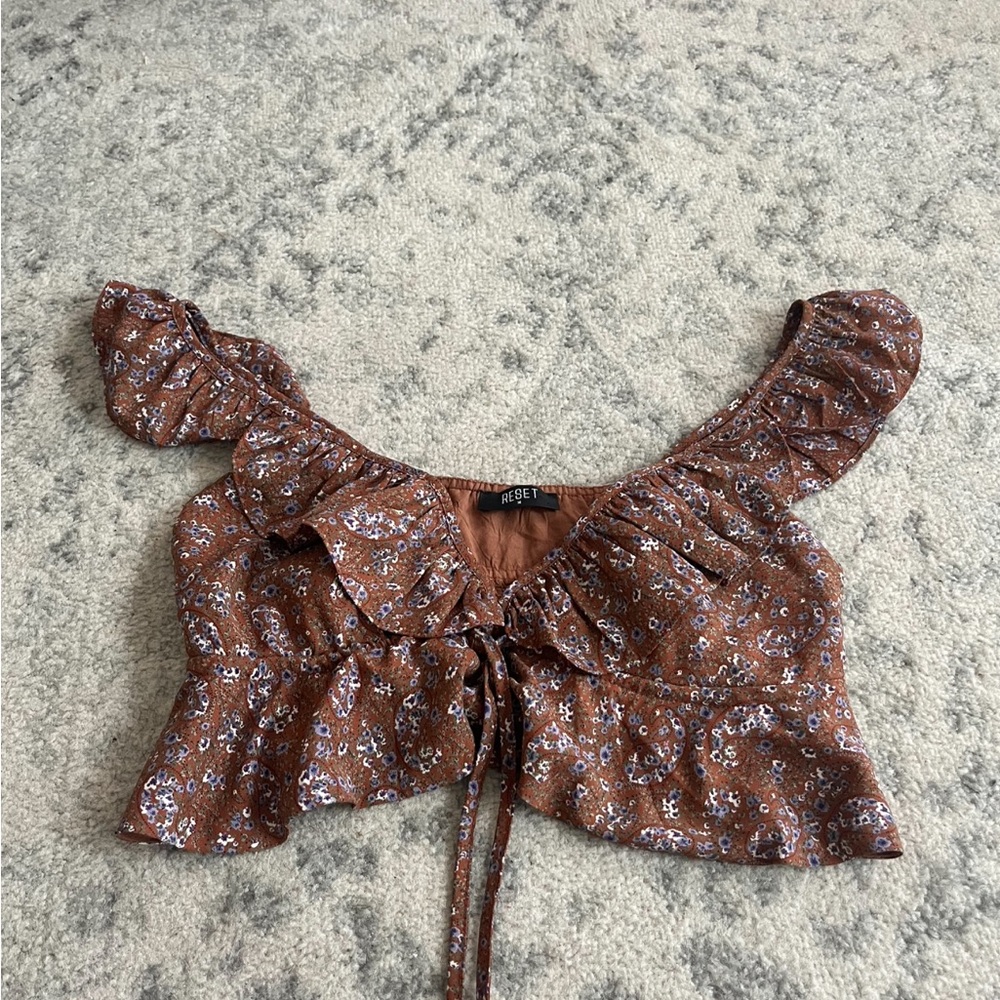 Tie Front Floral Crop Top